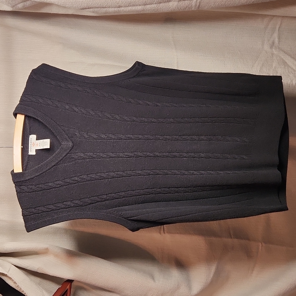 Dockers Mens Sweater Vest Cable Knit Pullover V-Neck Black Acrylic Size Medium M